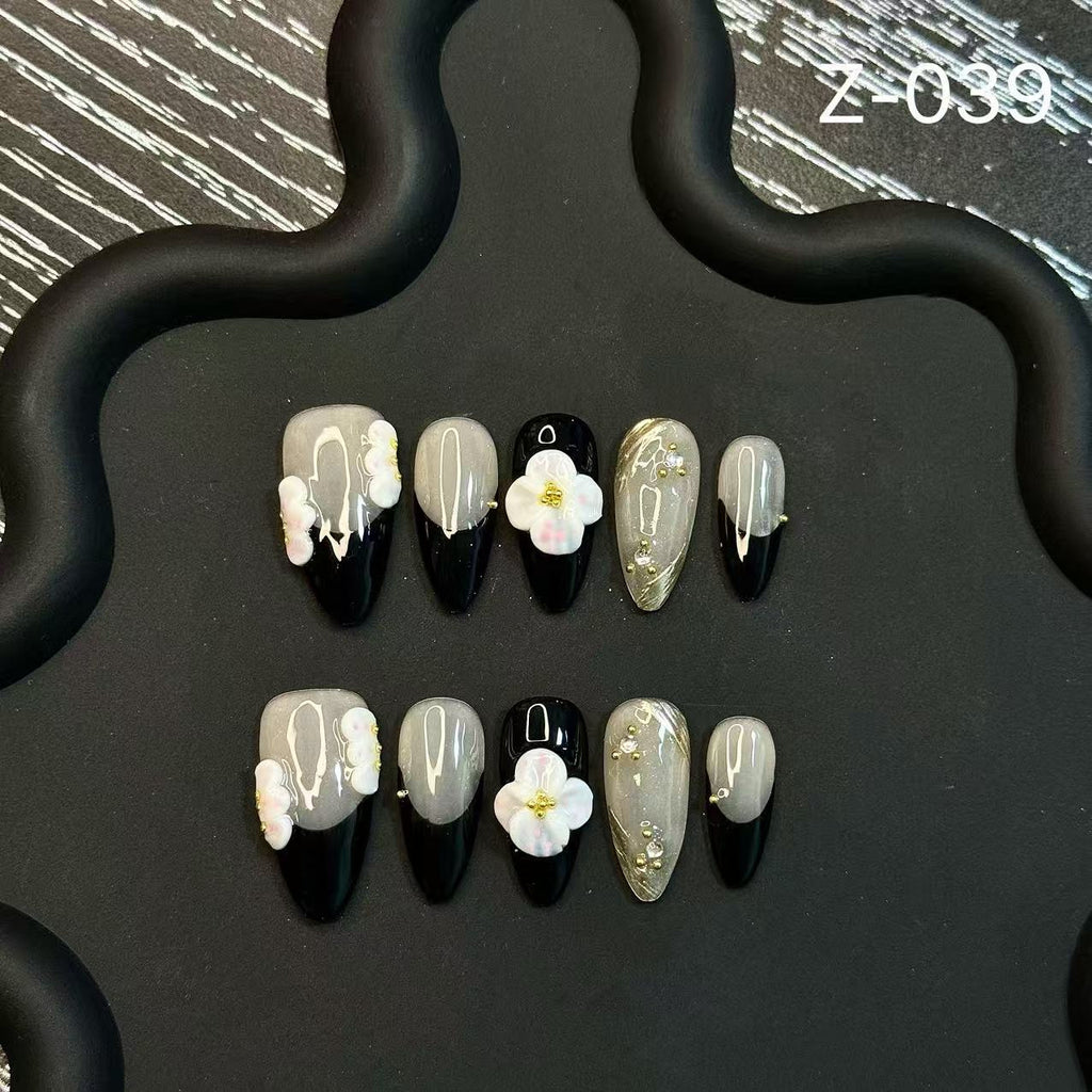 Short Engraved Retro Fragrance Handmade Press on Nails Temperament